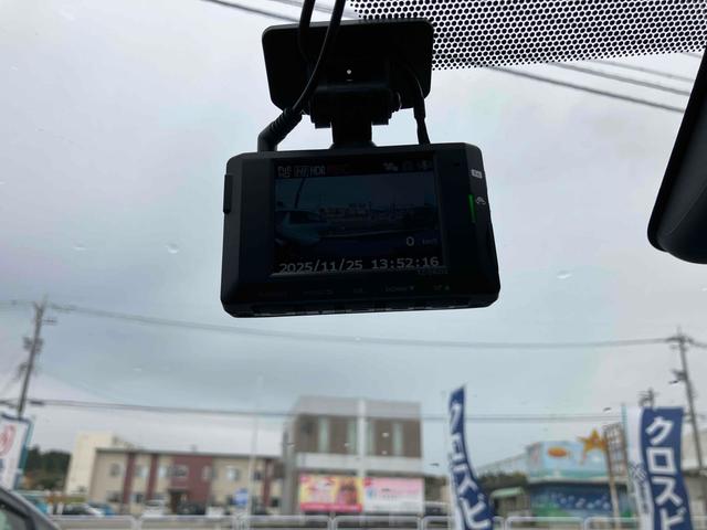 アクア Ｚ　ドライブレコーダー　ＥＴＣ　全周囲カメラ　ナビ　クリアランスソナー　オートクルーズコントロール　レーンアシスト　衝突被害軽減システム　オートマチックハイビーム　オートライト　ＬＥＤヘッドランプ（4枚目）
