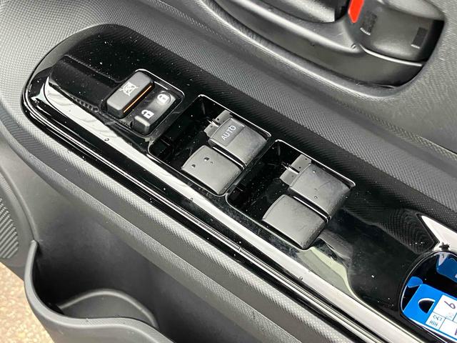 アクア Ｓスタイルブラック　バックカメラ　ナビ　ＴＶ　クリアランスソナー　レーンアシスト　衝突被害軽減システム　オートマチックハイビーム　オートライト　スマートキー　アイドリングストップ　電動格納ミラー　ＣＶＴ　盗難防止システム（11枚目）