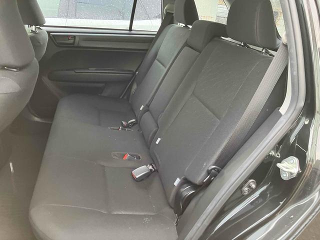 カローラフィールダー ハイブリッド　ＥＸ　ドライブレコーダー　衝突被害軽減システム　スマートキー　電動格納ミラー　ＣＶＴ　盗難防止システム　衝突安全ボディ　ＡＢＳ　ＥＳＣ　エアコン　パワーステアリング　パワーウィンドウ　運転席エアバッグ（13枚目）