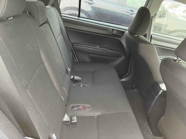 カローラフィールダー ハイブリッド　ＥＸ　ドライブレコーダー　衝突被害軽減システム　スマートキー　電動格納ミラー　ＣＶＴ　盗難防止システム　衝突安全ボディ　ＡＢＳ　ＥＳＣ　エアコン　パワーステアリング　パワーウィンドウ　運転席エアバッグ（14枚目）