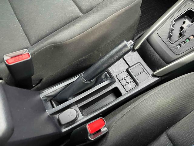 カローラフィールダー ハイブリッド　ＥＸ　ドライブレコーダー　衝突被害軽減システム　スマートキー　電動格納ミラー　ＣＶＴ　盗難防止システム　衝突安全ボディ　ＡＢＳ　ＥＳＣ　エアコン　パワーステアリング　パワーウィンドウ　運転席エアバッグ（20枚目）