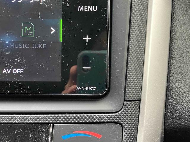 カローラフィールダー ハイブリッド　ＥＸ　ドライブレコーダー　衝突被害軽減システム　スマートキー　電動格納ミラー　ＣＶＴ　盗難防止システム　衝突安全ボディ　ＡＢＳ　ＥＳＣ　エアコン　パワーステアリング　パワーウィンドウ　運転席エアバッグ（25枚目）