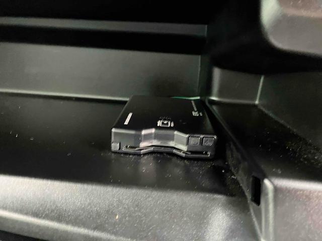 カローラフィールダー ハイブリッド　ＥＸ　ドライブレコーダー　衝突被害軽減システム　スマートキー　電動格納ミラー　ＣＶＴ　盗難防止システム　衝突安全ボディ　ＡＢＳ　ＥＳＣ　エアコン　パワーステアリング　パワーウィンドウ　運転席エアバッグ（36枚目）