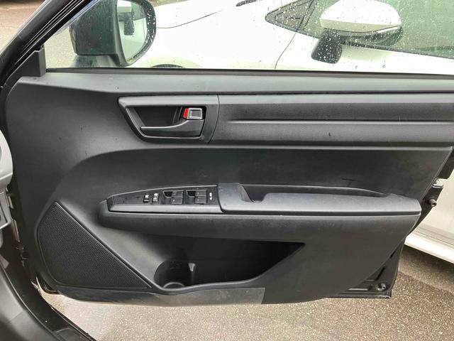 カローラフィールダー ハイブリッド　ＥＸ　ドライブレコーダー　衝突被害軽減システム　スマートキー　電動格納ミラー　ＣＶＴ　盗難防止システム　衝突安全ボディ　ＡＢＳ　ＥＳＣ　エアコン　パワーステアリング　パワーウィンドウ　運転席エアバッグ（37枚目）