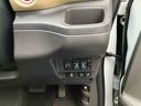 両側電動スライドドア装備!運転席よりボタン一つで開閉可能でございます。