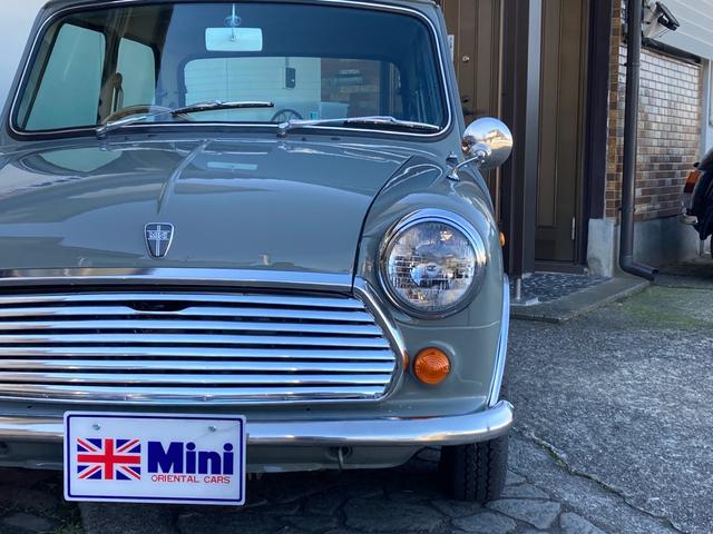 ＭＩＮＩ メイフェア１．３ｉ　メッキワイパー　メッキミラー　シルバーフェンダーモール　１０インチ仕様　シート張替え　センターメーター　エアコン　全塗装　ビンテージカラー　ＭＤ　タイヤ新品（6枚目）