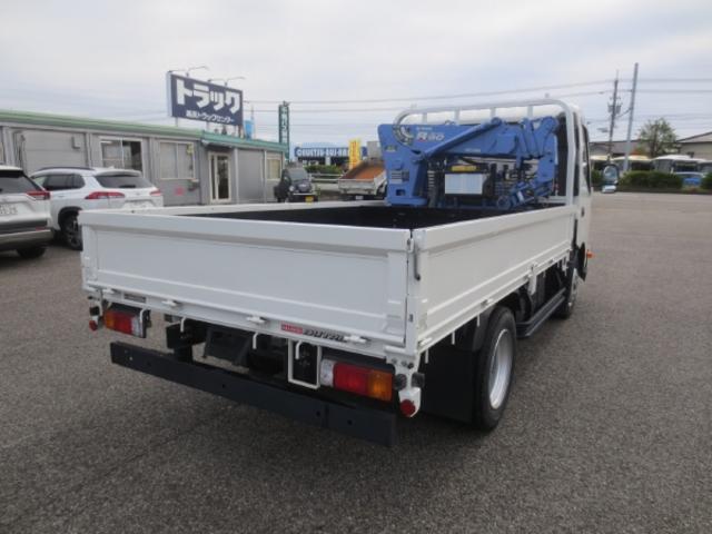 デュトロ セミロング全低床 2t 簡易クレーン付(4枚目)