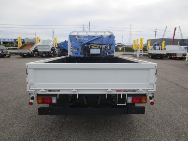 デュトロ セミロング全低床 2t 簡易クレーン付(7枚目)