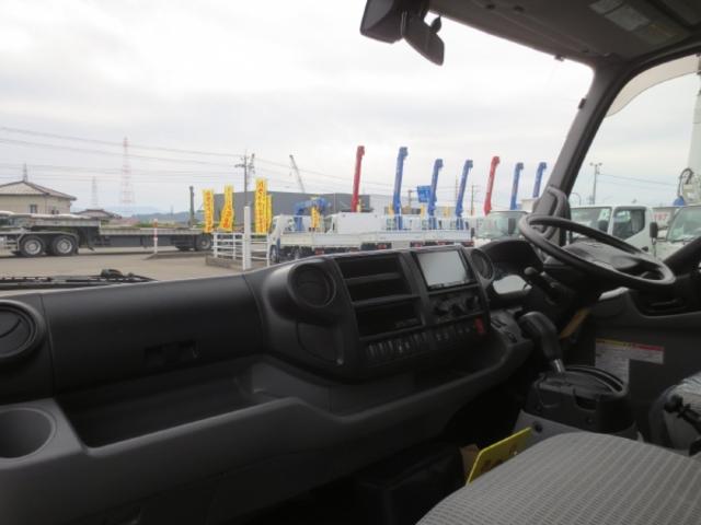 デュトロ セミロング全低床 2t 簡易クレーン付(16枚目)