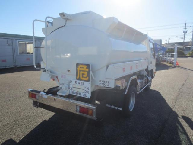 デュトロ 3kl タンクローリー(4枚目)