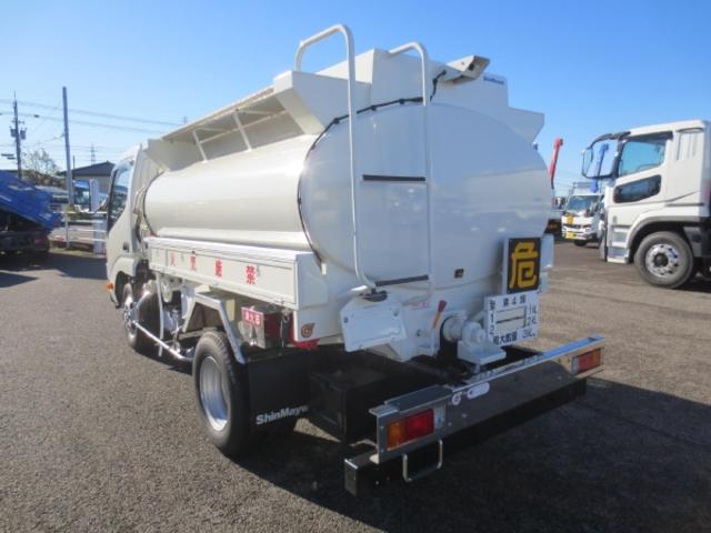 デュトロ 3kl タンクローリー(5枚目)