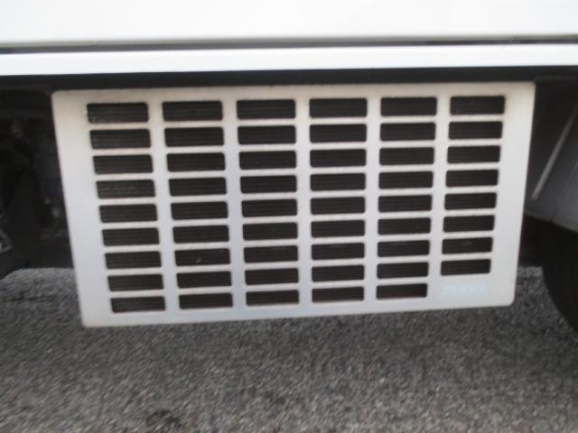 トヨエース 　２ｔ　冷蔵冷凍車（12枚目）