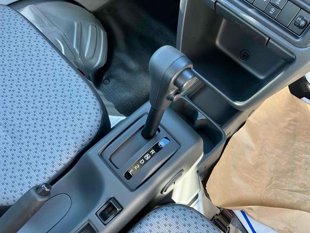 キャリイトラック KCエアコン・パワステ 4WD 軽トラック AT クリアランスソナー アイドリングストップ オートライト ESC エアコン パワーステアリング パワーウィンドウ(5枚目)