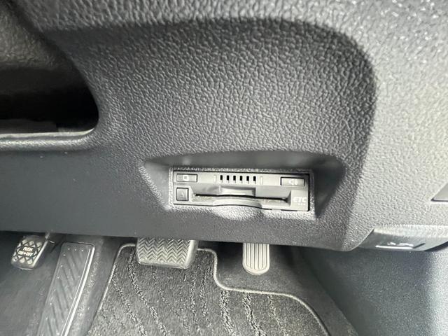 プリウス Ｓセーフティプラス　フロアＡＴ／フル／フルセグＴＶ／Ｂモニター／ＥＴＣ／ＡＢＳ（12枚目）