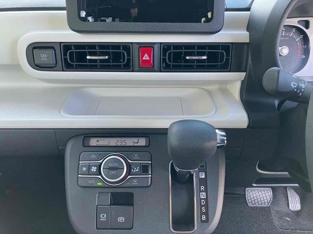 シフトレバー。ぜひ一度お客様の目で確認してください。