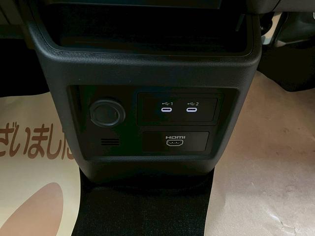 デリカミニ T プレミアム デリマルパッケージ 4WD 12.3インチディスプレイ ルーフレール LEDヘッドランプ 両側パワースライド 3Dマルチアラウンドモニター デジタルルームミラー 前後ドライブレコーダー ETC2.0(3枚目)