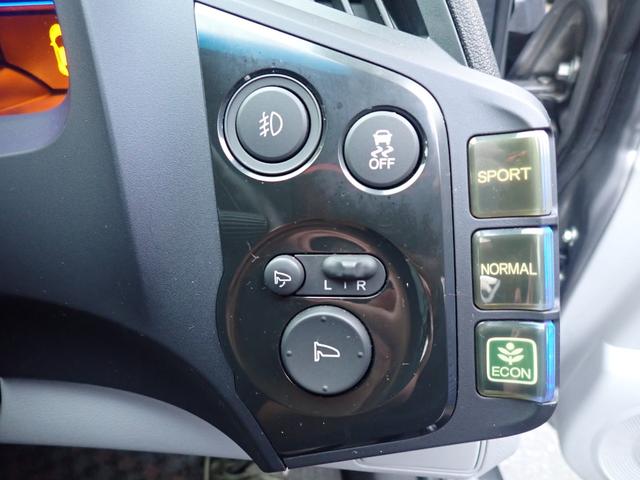 ＣＲ－Ｚ α　スマートキー　純正ＨＤＤナビ　ミュージックプレイヤー接続可　ミュージックサーバー　ワンセグ　バックカメラ　社外１７ＡＷ　ＨＩＤヘッドライト　オートエアコン　電格ミラー　盗難防止装置　ＥＴＣ（14枚目）
