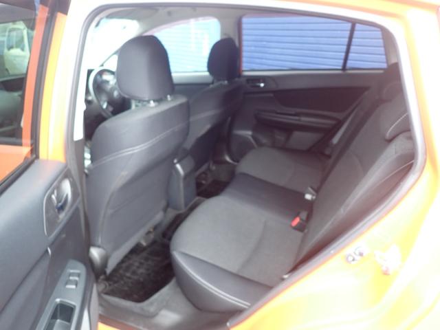 ＸＶ ２．０ｉ－Ｌ　アイサイト　４ＷＤ　スマートキー　純正ＳＤナビ　フルセグ　バックカメラ　Ｂｌｕｅｔｏｏｔｈ　アイドリングストップ　ＨＩＤヘッドライト　クルーズコントロール　純正１７ＡＷ　オートエアコン　衝突被害軽減ブレーキ（9枚目）