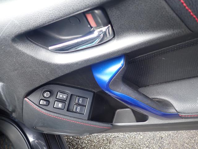 ８６ ＧＴ　スマートキー　純正１７ＡＷ　社外ＳＤナビ　フルセグ　Ｂｌｕｅｔｏｏｔｈ　バックカメラ　ＥＴＣ　パドルシフト　ＨＩＤヘッドライト　ＦＯＧランプ（10枚目）