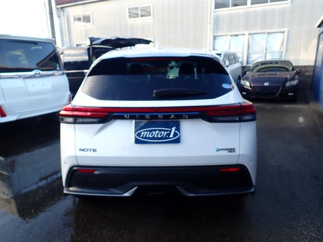 ノート X FOUR 4WD eーPOWER プロパイロット 純正メモリーナビ フルセグ アラウンドビューモニター 置くだけ充電 ETC 純正16AW 純正EGスターター レザーシート シートヒーター LEDヘッドライト(4枚目)