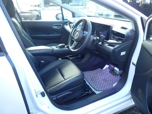 ノート X FOUR 4WD eーPOWER プロパイロット 純正メモリーナビ フルセグ アラウンドビューモニター 置くだけ充電 ETC 純正16AW 純正EGスターター レザーシート シートヒーター LEDヘッドライト(8枚目)