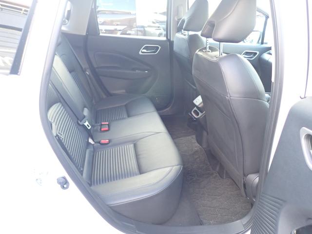 ノート X FOUR 4WD eーPOWER プロパイロット 純正メモリーナビ フルセグ アラウンドビューモニター 置くだけ充電 ETC 純正16AW 純正EGスターター レザーシート シートヒーター LEDヘッドライト(11枚目)