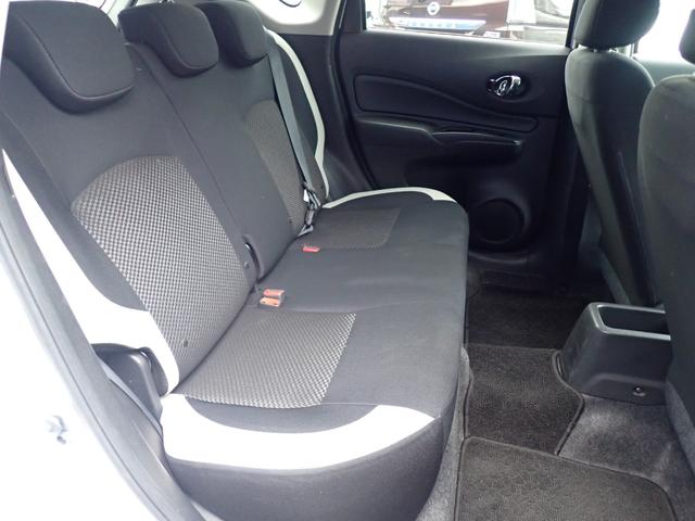 ノート ｅ－パワー　Ｘ　スマートキー　純正ＳＤナビ　フルセグ　Ｂｌｕｅｔｏｏｔｈ　デジタルインナーミラー　アラウンドビューモニター　ＥＴＣ　オートＡＣ　衝突被害軽減ブレーキ　レーンキープ　純正１５ＡＷ（11枚目）