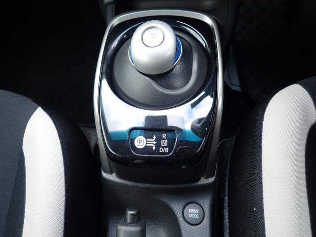 ノート ｅ－パワー　Ｘ　スマートキー　純正ＳＤナビ　フルセグ　Ｂｌｕｅｔｏｏｔｈ　デジタルインナーミラー　アラウンドビューモニター　ＥＴＣ　オートＡＣ　衝突被害軽減ブレーキ　レーンキープ　純正１５ＡＷ（16枚目）