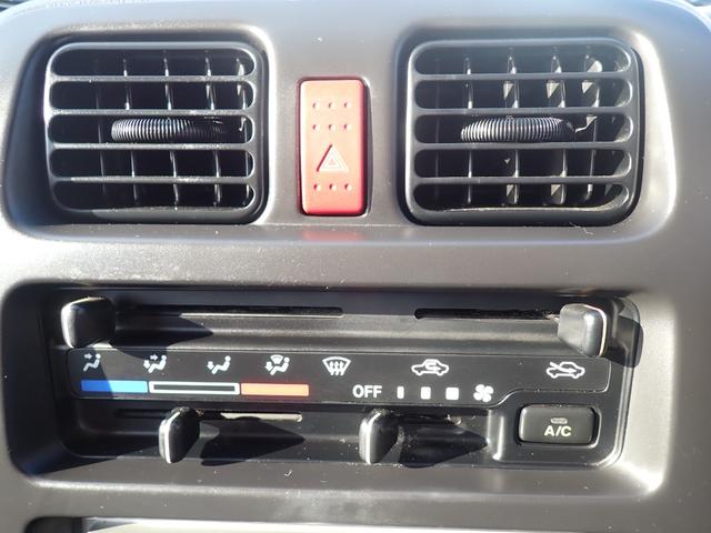 キャリイトラック KC 4WD AT車 エアコン パワステ 三方開 CD ラジオ 社外ラジエターグリル パートタイム4WD(11枚目)