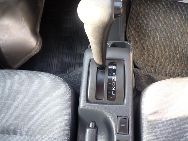 キャリイトラック KC 4WD AT車 エアコン パワステ 三方開 CD ラジオ 社外ラジエターグリル パートタイム4WD(12枚目)