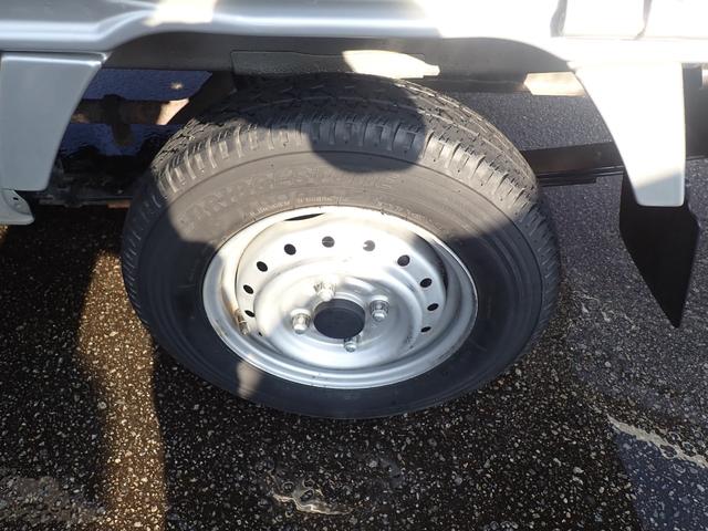 キャリイトラック KC 4WD AT車 エアコン パワステ 三方開 CD ラジオ 社外ラジエターグリル パートタイム4WD(19枚目)