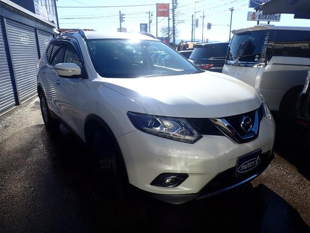 エクストレイル ２０Ｘ　エマージェンシーブレーキパッケージ　４ＷＤ　スマートキー　純正ＳＤナビ　フルセグ　Ｂｌｕｅｔｏｏｔｈ　バックカメラ　ＦＯＧランプ　撥水カプロンシート　シートヒーター　ＬＥＤ　純正１７ＡＷ　衝突被害軽減ブレーキ　アイドリングストップ（3枚目）