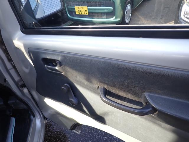 キャリイトラック ＫＸ　４ＷＤ　エアコン　パワステ　三方開　ラジオ　ＡＢＳ　エアーバッグ（14枚目）