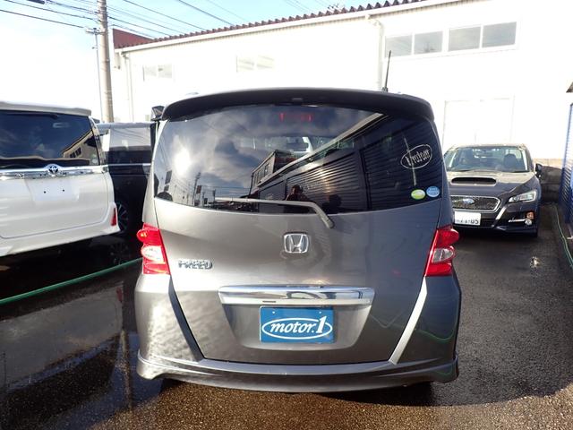 フリード Ｇ　エアロ　Ｌパッケージ　キーレス　両側パワースライドドア　ＨＩＤヘッドライト　社外ＳＤナビ　フルセグ　Ｂｌｕｅｔｏｏｔｈ　バックカメラ　ＥＴＣ　３列シート　フルフラットシート　オートエアコン　純正１５ＡＷ　純正エアロ（4枚目）