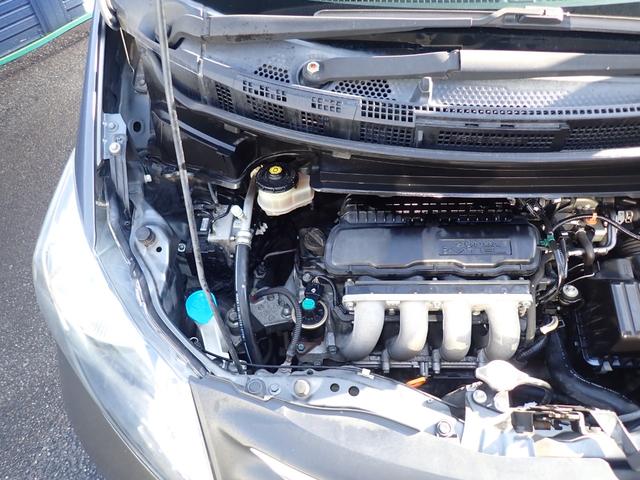 フリード Ｇ　エアロ　Ｌパッケージ　キーレス　両側パワースライドドア　ＨＩＤヘッドライト　社外ＳＤナビ　フルセグ　Ｂｌｕｅｔｏｏｔｈ　バックカメラ　ＥＴＣ　３列シート　フルフラットシート　オートエアコン　純正１５ＡＷ　純正エアロ（18枚目）