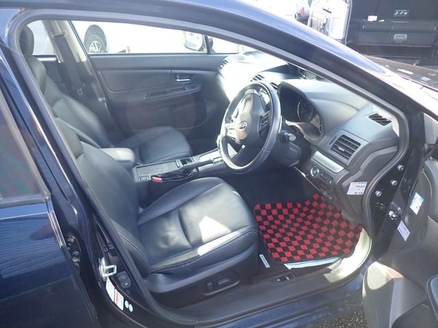 インプレッサＧ４ ２．０ｉアイサイト　４ＷＤ　スマートキー　本革シート　ＨＩＤヘッドライト　純正１６ＡＷ　純正ＨＤＤナビ　フルセグ　Ｂｌｕｅｔｏｏｔｈ　Ｂカメラ　ＥＴＣ　ドラレコ　障害物センサー　衝突被害軽減ブレーキ　クルーズコントロール（8枚目）