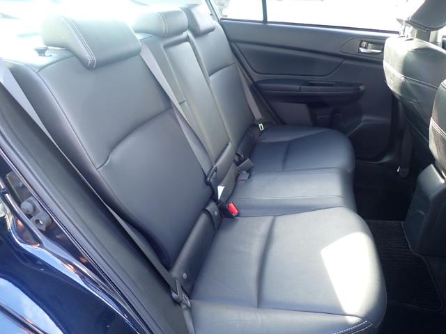 インプレッサＧ４ ２．０ｉアイサイト　４ＷＤ　スマートキー　本革シート　ＨＩＤヘッドライト　純正１６ＡＷ　純正ＨＤＤナビ　フルセグ　Ｂｌｕｅｔｏｏｔｈ　Ｂカメラ　ＥＴＣ　ドラレコ　障害物センサー　衝突被害軽減ブレーキ　クルーズコントロール（11枚目）