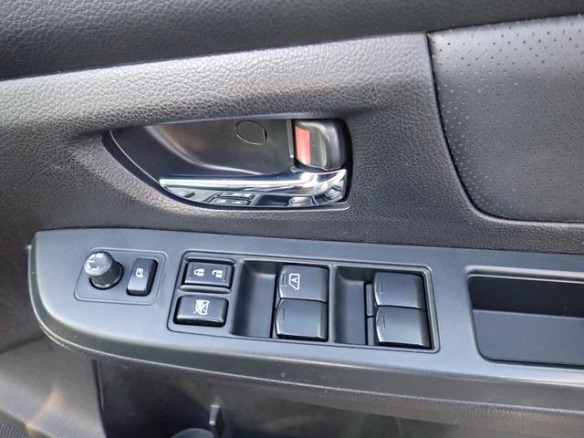 インプレッサＧ４ ２．０ｉアイサイト　４ＷＤ　スマートキー　本革シート　ＨＩＤヘッドライト　純正１６ＡＷ　純正ＨＤＤナビ　フルセグ　Ｂｌｕｅｔｏｏｔｈ　Ｂカメラ　ＥＴＣ　ドラレコ　障害物センサー　衝突被害軽減ブレーキ　クルーズコントロール（13枚目）