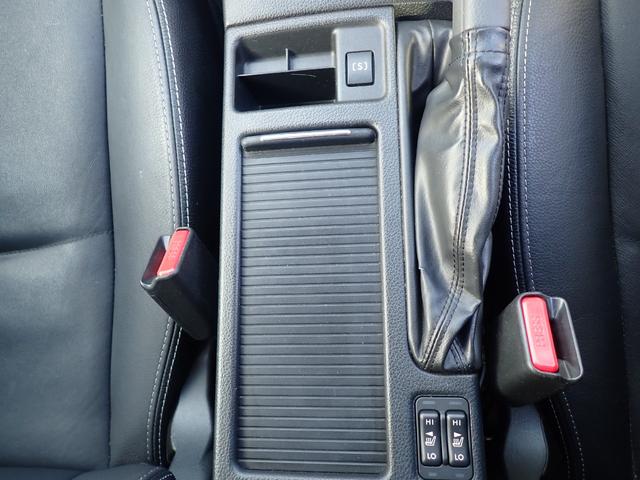 インプレッサＧ４ ２．０ｉアイサイト　４ＷＤ　スマートキー　本革シート　ＨＩＤヘッドライト　純正１６ＡＷ　純正ＨＤＤナビ　フルセグ　Ｂｌｕｅｔｏｏｔｈ　Ｂカメラ　ＥＴＣ　ドラレコ　障害物センサー　衝突被害軽減ブレーキ　クルーズコントロール（14枚目）