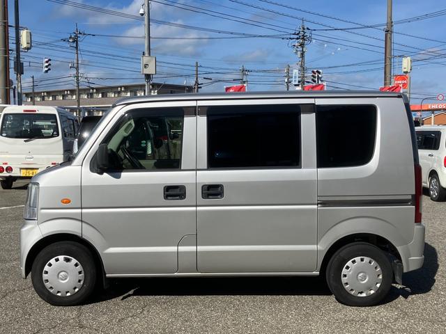 エブリイ GA パートタイム4WD 5MT エアコン パワステ 集中ドアロック 運転席助手席エアバッグ 軽バン(5枚目)