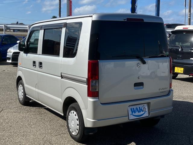 エブリイ GA パートタイム4WD 5MT エアコン パワステ 集中ドアロック 運転席助手席エアバッグ 軽バン(6枚目)