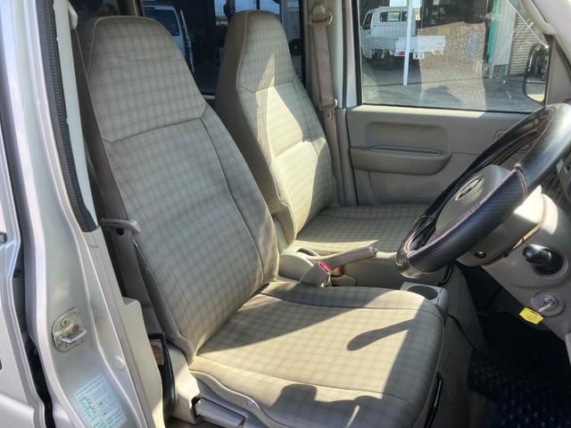 エブリイ GA パートタイム4WD 5MT エアコン パワステ 集中ドアロック 運転席助手席エアバッグ 軽バン(17枚目)