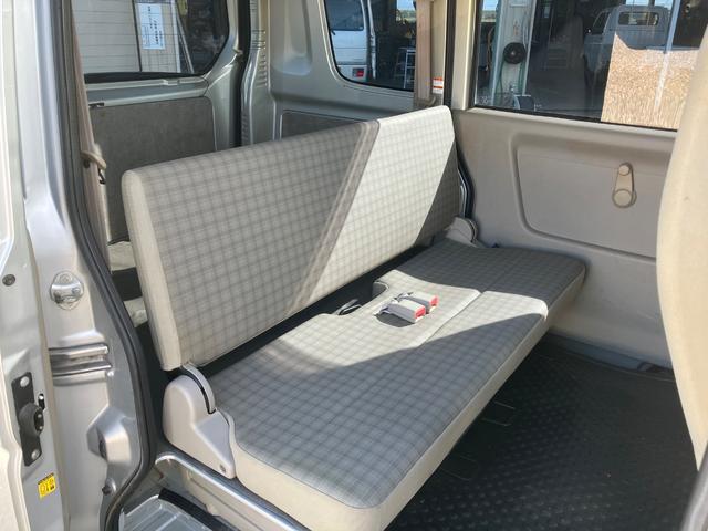 エブリイ GA パートタイム4WD 5MT エアコン パワステ 集中ドアロック 運転席助手席エアバッグ 軽バン(18枚目)