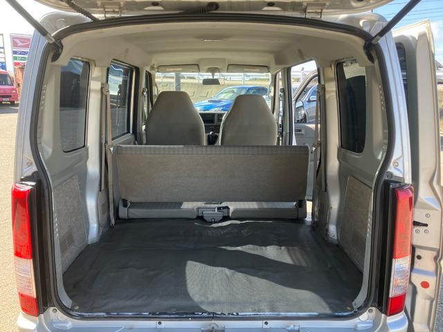 エブリイ GA パートタイム4WD 5MT エアコン パワステ 集中ドアロック 運転席助手席エアバッグ 軽バン(19枚目)