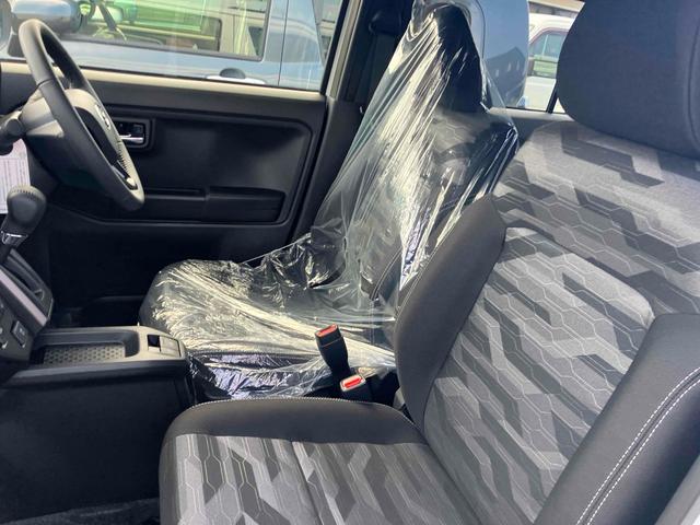 タフト Ｇ　ダーククロムベンチャー　４ＷＤ　バックカメラ　クリアランスソナー　オートクルーズコントロール　衝突被害軽減システム　オートライト　ＬＥＤヘッドランプ　スマートキー　アイドリングストップ　電動格納ミラー　サンルーフ　ＣＶＴ（17枚目）