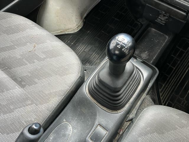 キャリイトラック KC 4WD 5速マニュアル エアコン パワステ(14枚目)