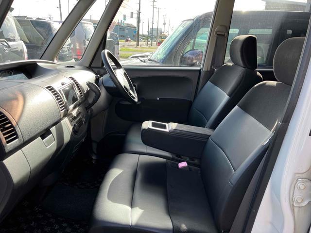 タント カスタムＶＳ　ＨＩＤ　スマートキー　電動格納ミラー　ベンチシート　ＡＴ　盗難防止システム　ＡＢＳ　ＣＤ　ＤＶＤ再生　アルミホイール　衝突安全ボディ　エアコン　パワーステアリング　パワーウィンドウ　運転席エアバッグ（14枚目）