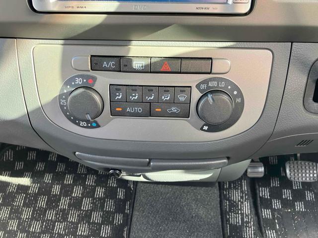 タント カスタムＶＳ　ＨＩＤ　スマートキー　電動格納ミラー　ベンチシート　ＡＴ　盗難防止システム　ＡＢＳ　ＣＤ　ＤＶＤ再生　アルミホイール　衝突安全ボディ　エアコン　パワーステアリング　パワーウィンドウ　運転席エアバッグ（19枚目）