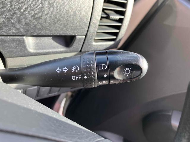 タント カスタムＶＳ　ＨＩＤ　スマートキー　電動格納ミラー　ベンチシート　ＡＴ　盗難防止システム　ＡＢＳ　ＣＤ　ＤＶＤ再生　アルミホイール　衝突安全ボディ　エアコン　パワーステアリング　パワーウィンドウ　運転席エアバッグ（24枚目）