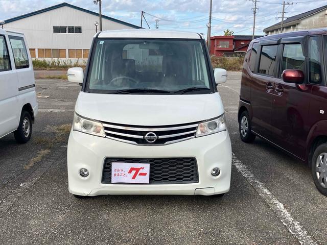 ルークス ハイウェイスター　４ＷＤ　両側スライド・片側電動　オートライト　ＨＩＤ　スマートキー　電動格納ミラー　シートヒーター　ベンチシート　ＣＶＴ　盗難防止システム　ＡＢＳ　Ｂｌｕｅｔｏｏｔｈ　アルミホイール　衝突安全ボディ（3枚目）